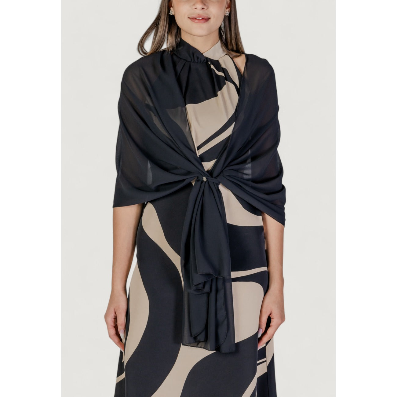 2384192 Rinascimento Sciarpa Nero Donna