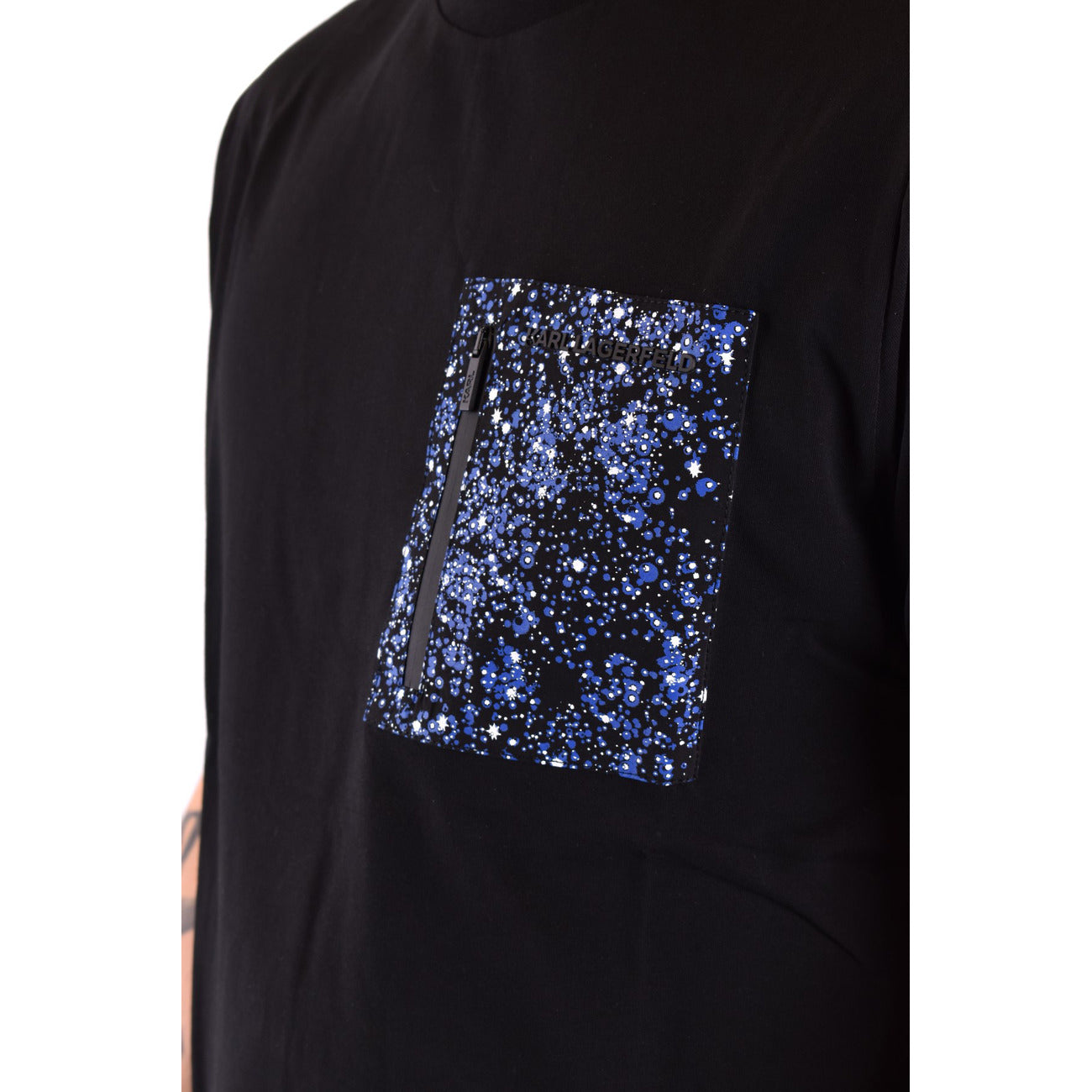 2425227 Karl Lagerfeld T-Shirt Nera Colorata Uomo