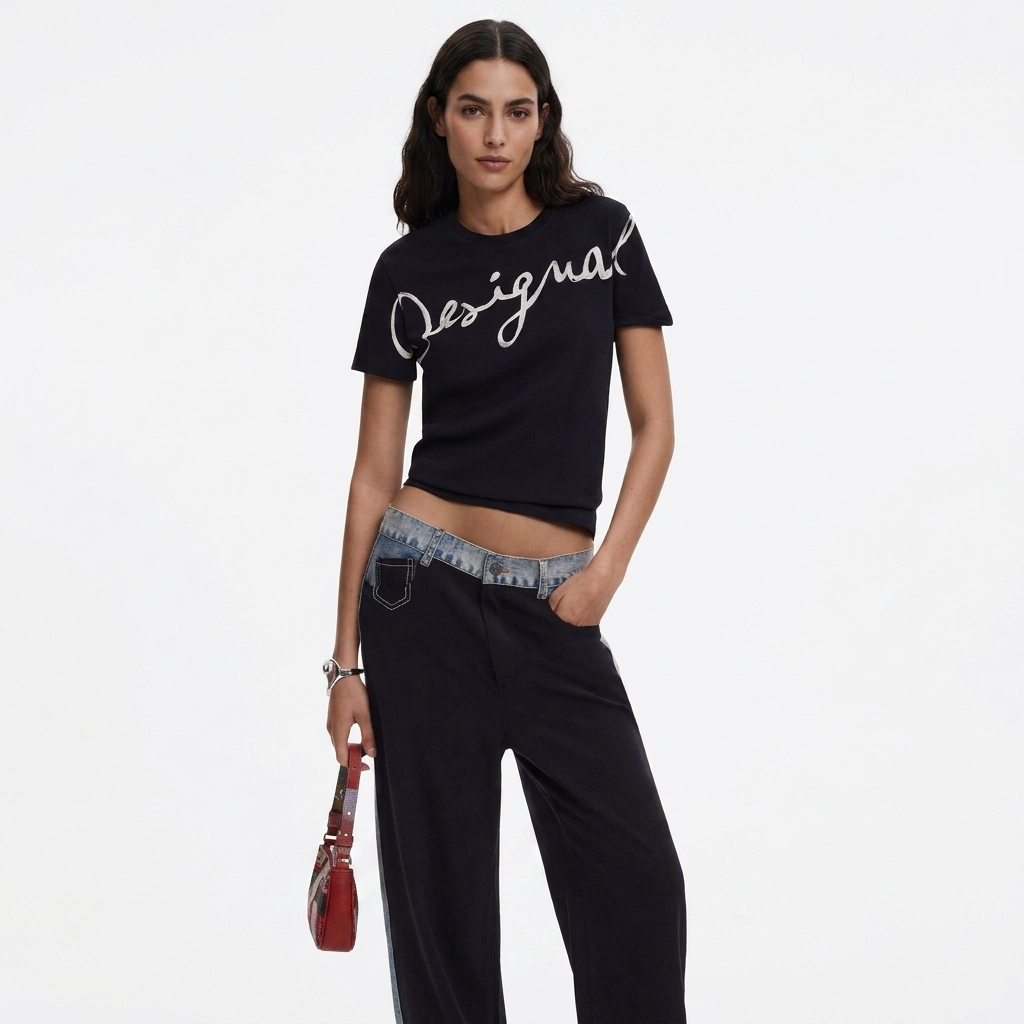 2451093 Desigual T-Shirt Donna Nera Stampa Cotone