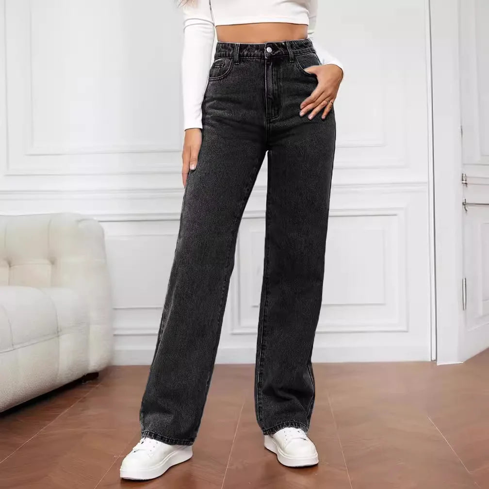 Jeans retrò alla moda da donna. Pantaloni larghi e dritti da strada. Pantaloni slim a vita alta tutto in uno