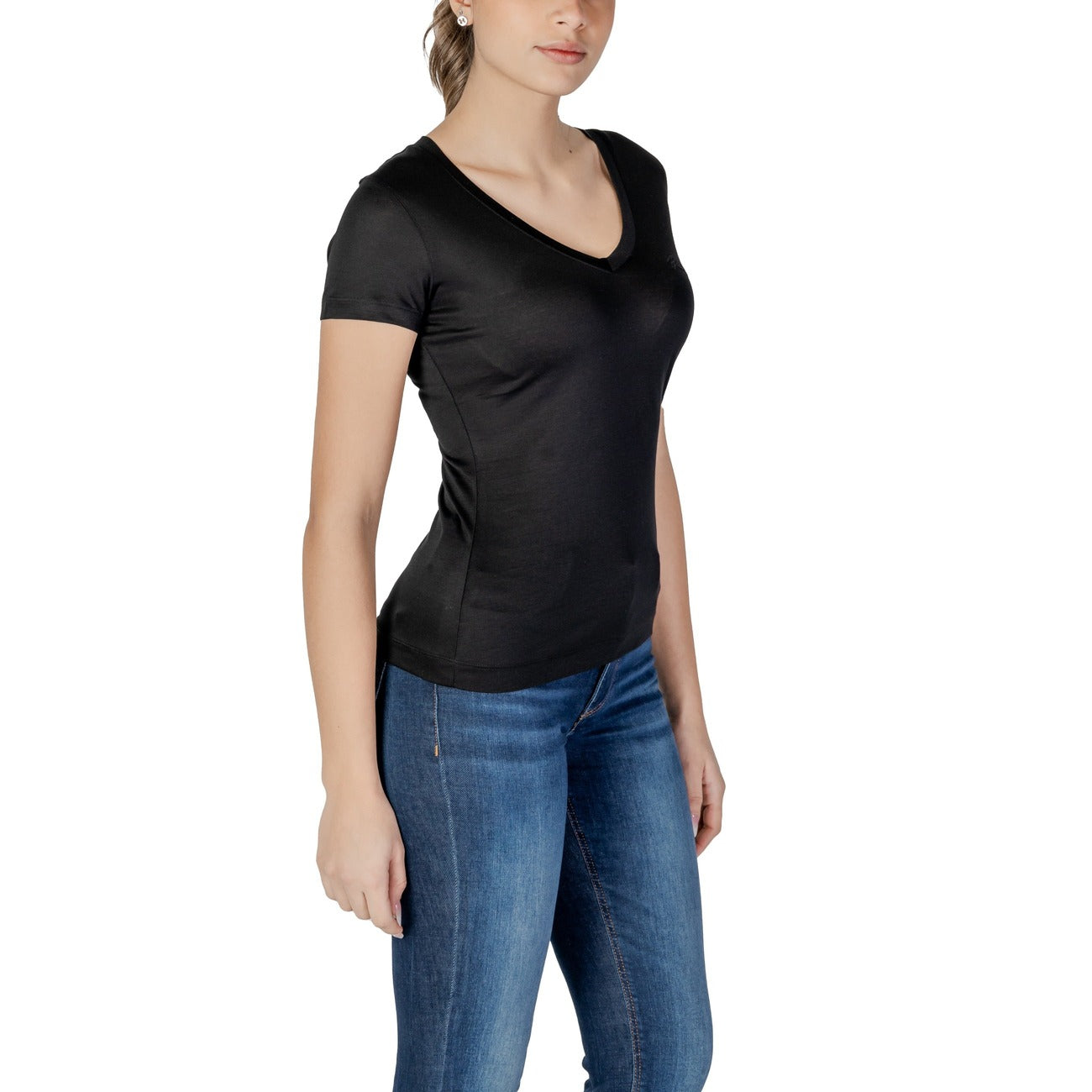 482845 Guess T-Shirt Nera Scollo V Donna