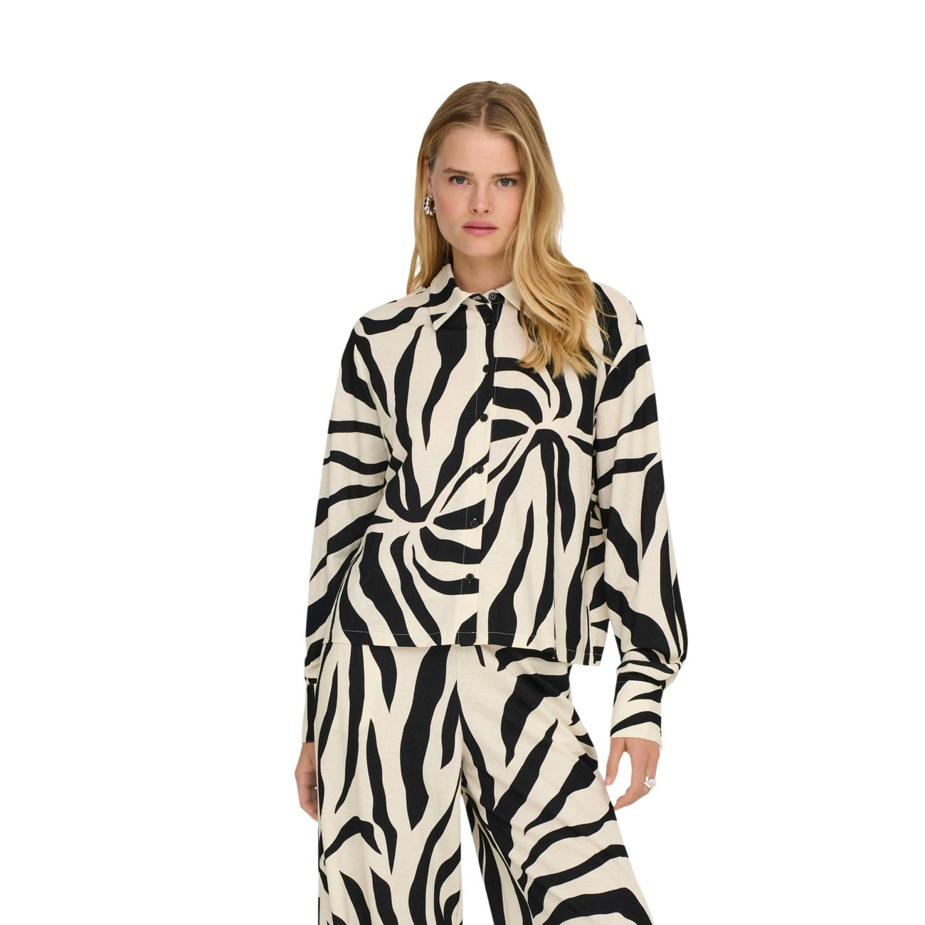 2454131 Only Camicia Nera Nylon Bottoni Donna