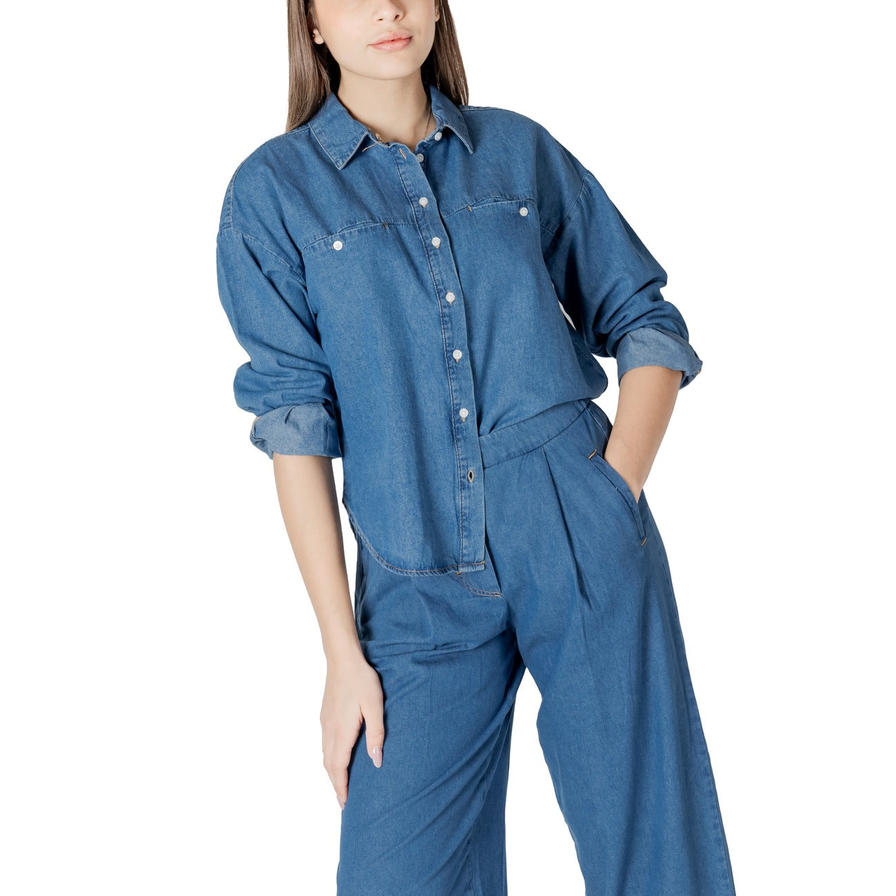 2413628 Ichi Camicia Azzurra Colletto Classico Tasche Donna