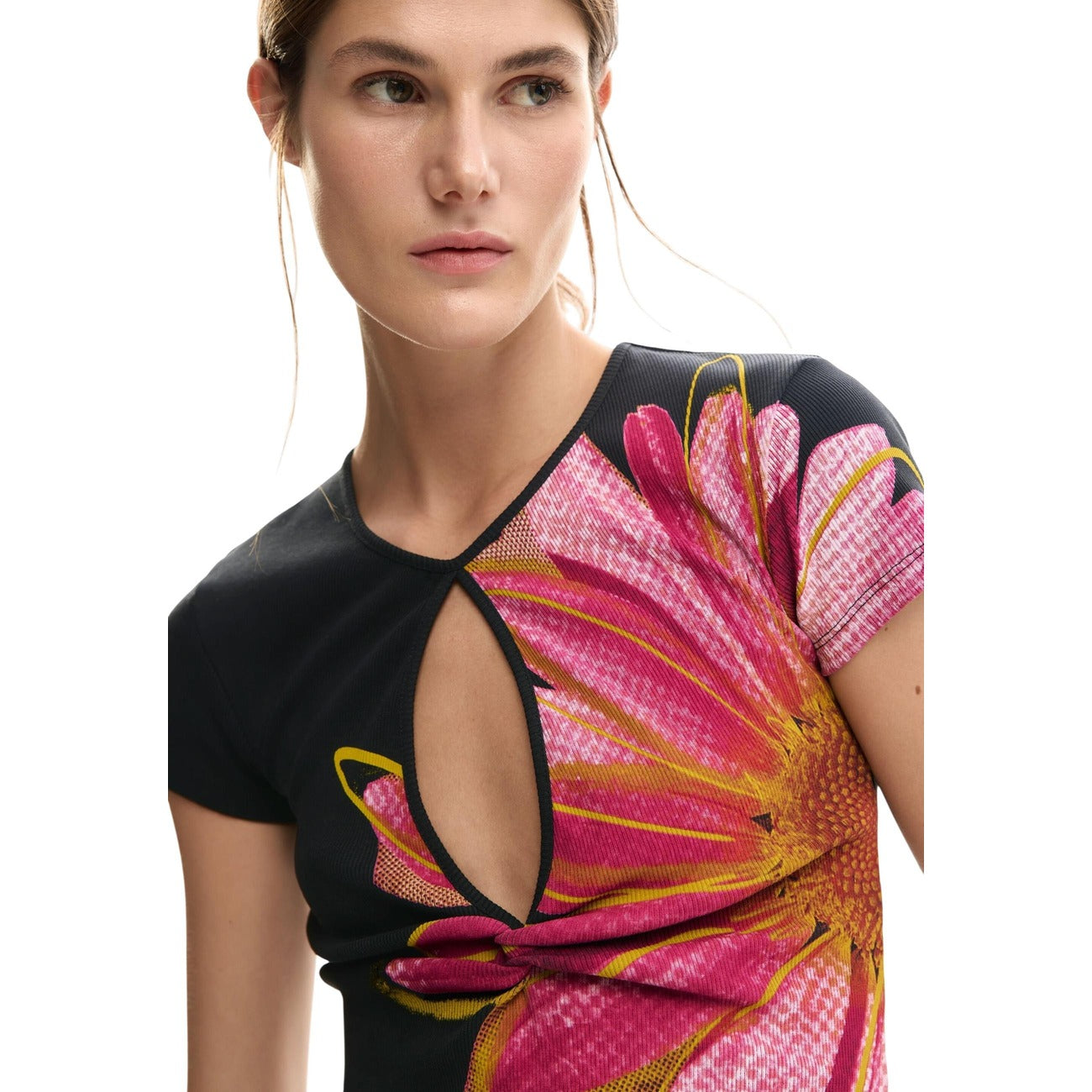 2453070 Desigual T-Shirt Donna Nera Floreale Cotone