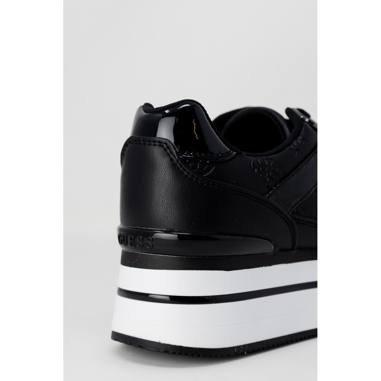 2407922 Guess Sneakers Nere Lacci