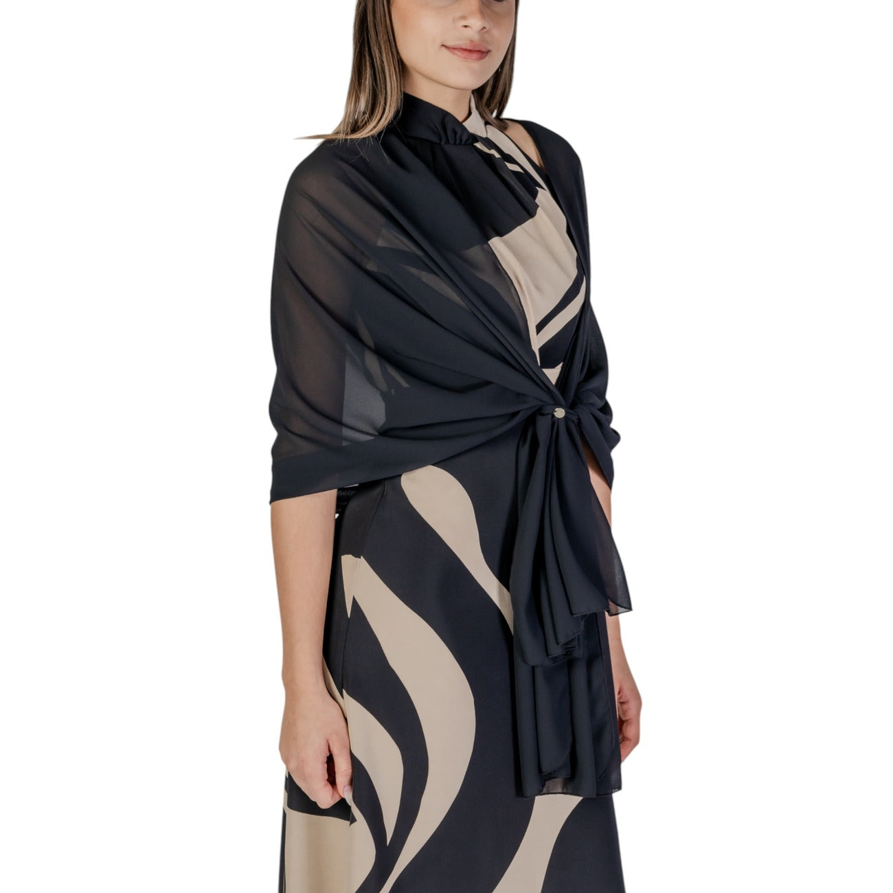 2384192 Rinascimento Sciarpa Nero Donna