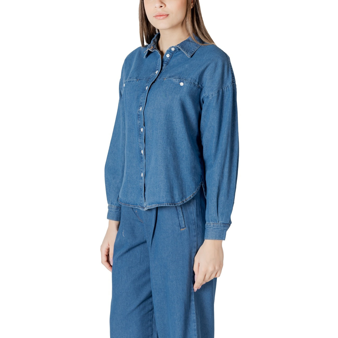2413628 Ichi Camicia Azzurra Colletto Classico Tasche Donna