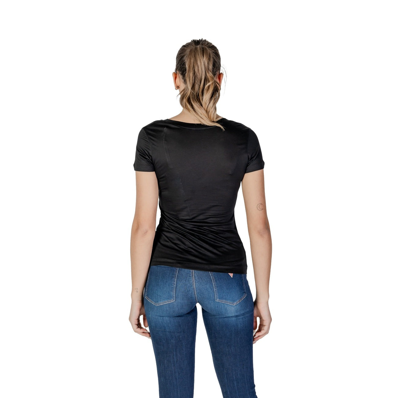 482845 Guess T-Shirt Nera Scollo V Donna