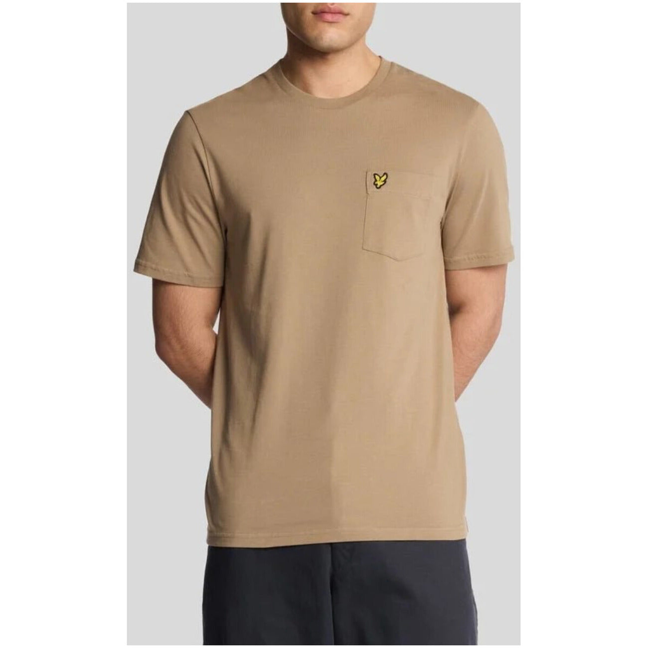 2419619 Lyle & Scott T-Shirt Marrone Stampa Tasca Uomo